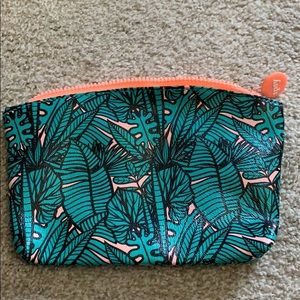 Cosmetic bag